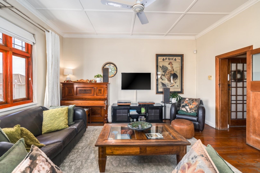 3 Bedroom Property for Sale in Sea Point Western Cape